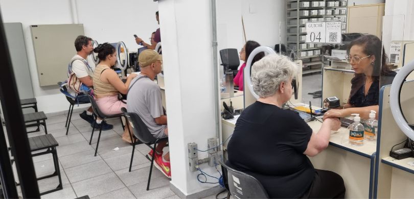 Prazo final para regularizar título de eleitor é 6 de maio; TREs fazem mutirões no feriado